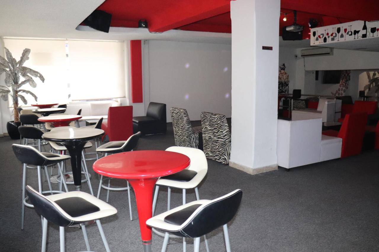 Choco'S Hotel Вильяэрмоса Экстерьер фото