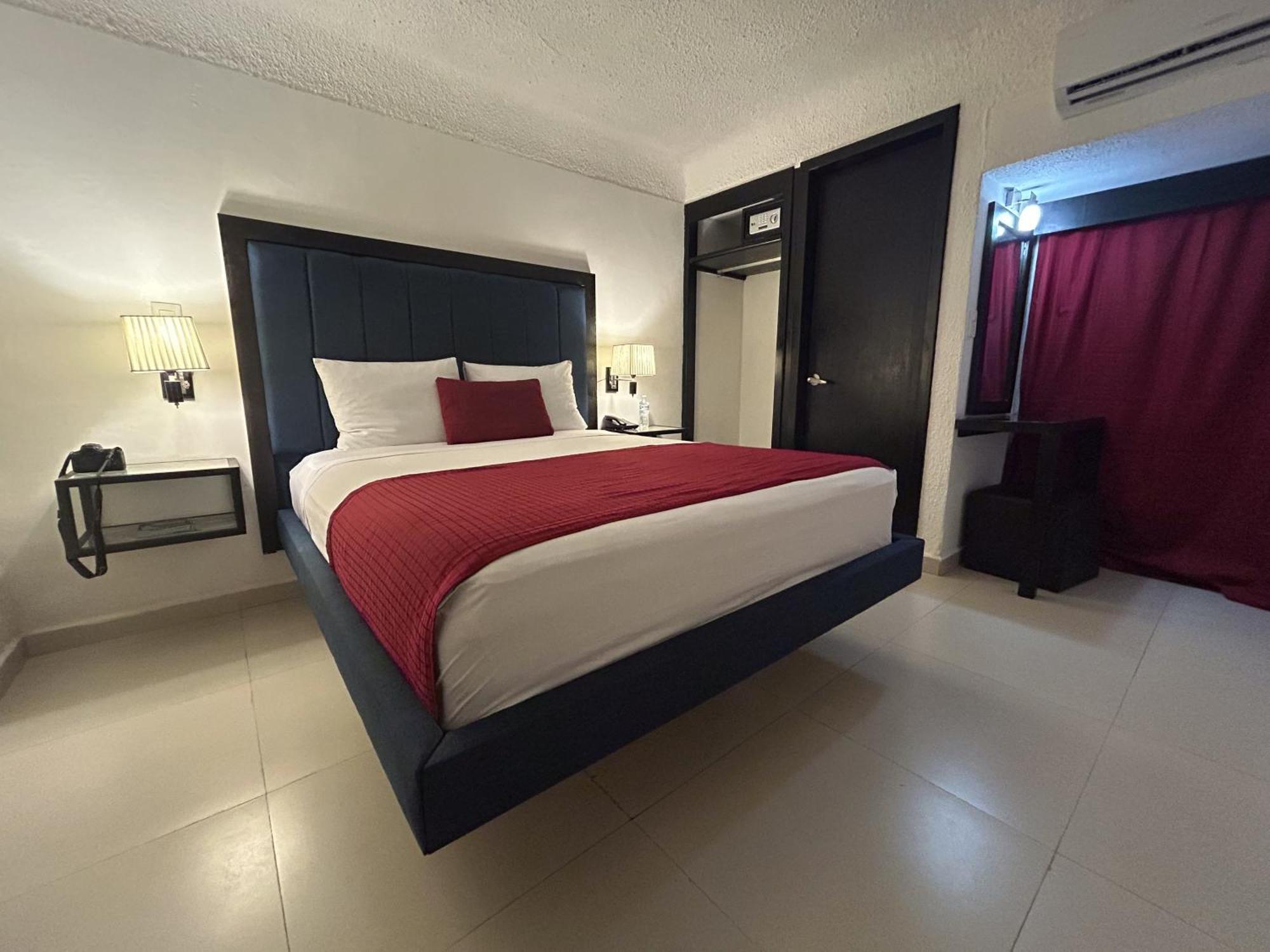 Choco'S Hotel Вильяэрмоса Экстерьер фото