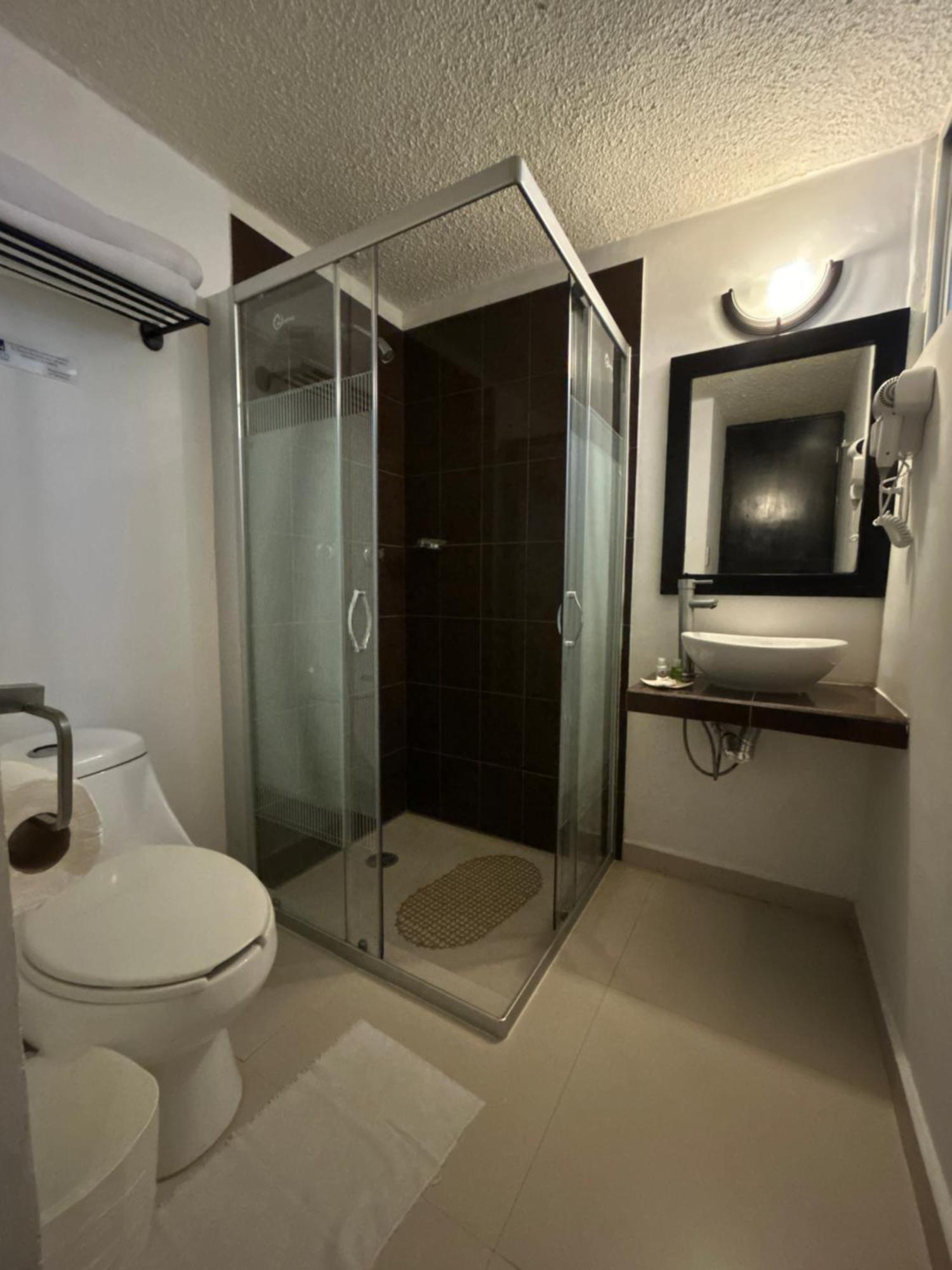 Choco'S Hotel Вильяэрмоса Экстерьер фото