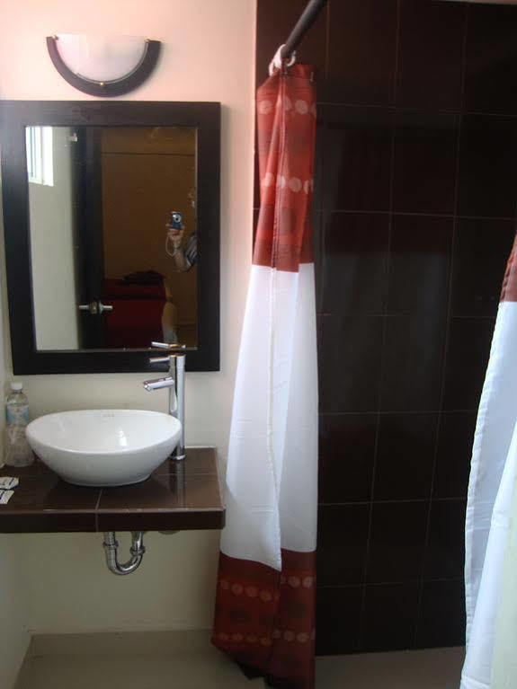 Choco'S Hotel Вильяэрмоса Экстерьер фото
